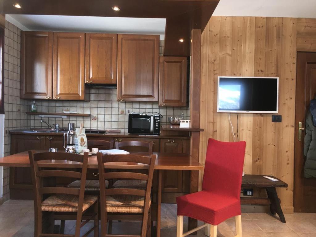 Ferienwohnung Aroma Di Legno E Profumo Di Neve Breuil-Cervinia Exterior foto